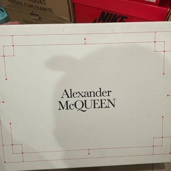 Designer Alexander Mcqueen sneakers